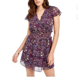 Q+A Los Angeles short sleeve flutter dress